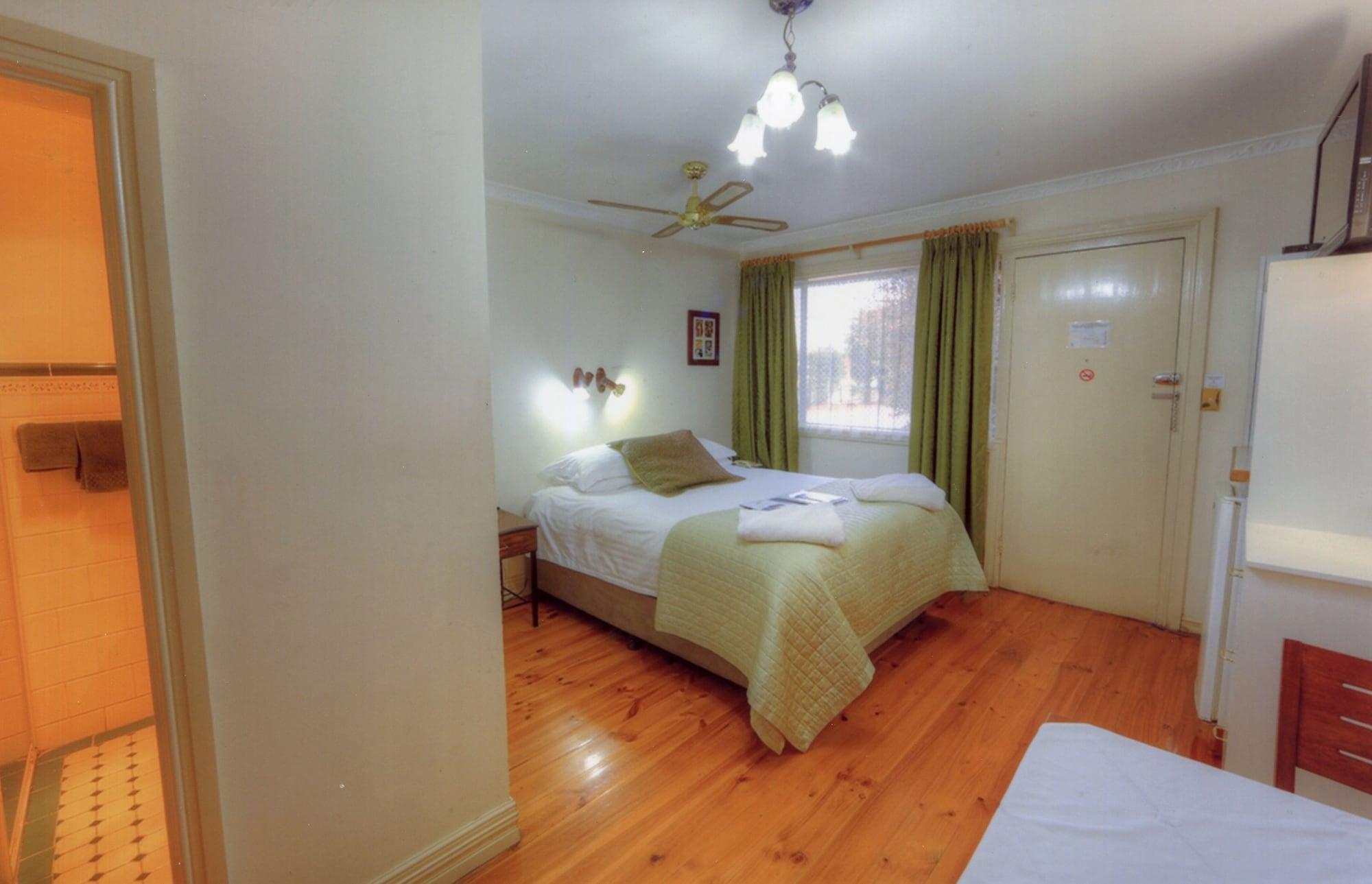 The Lodge Outback Motel โบรเคนฮิลล์ ภายนอก รูปภาพ