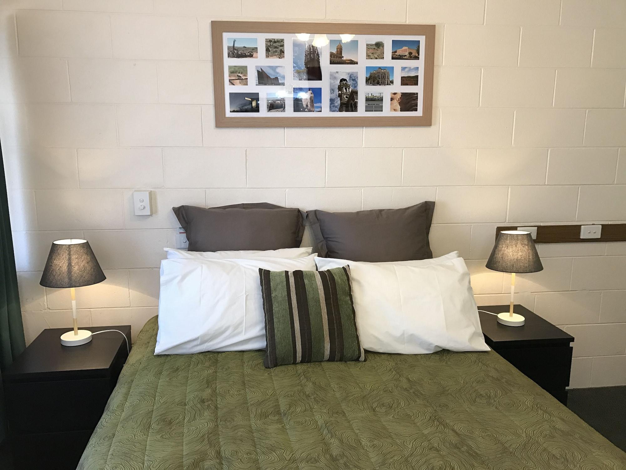 The Lodge Outback Motel โบรเคนฮิลล์ ภายนอก รูปภาพ