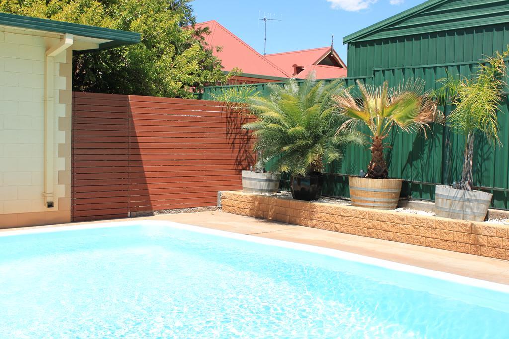The Lodge Outback Motel โบรเคนฮิลล์ ภายนอก รูปภาพ