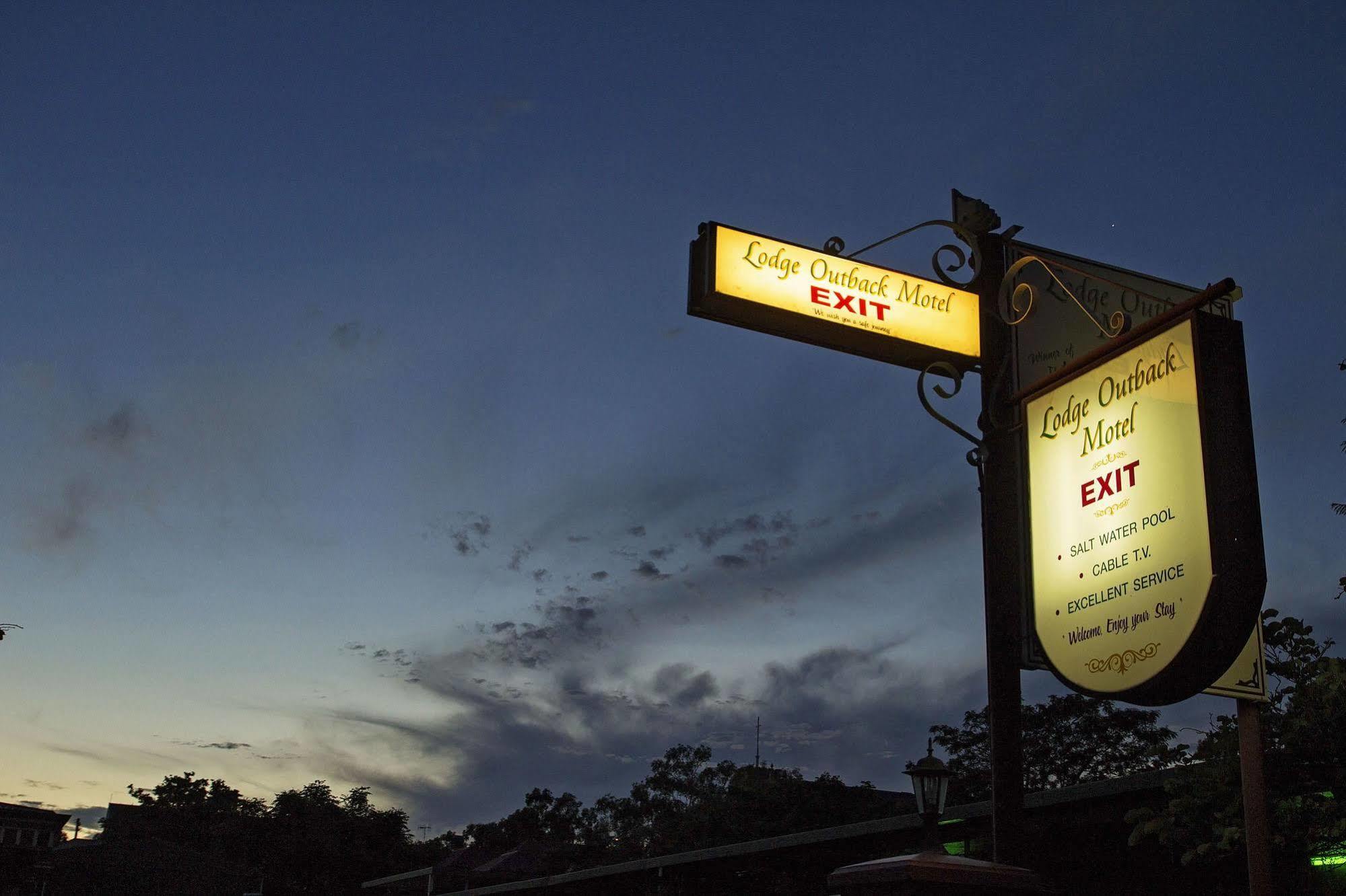 The Lodge Outback Motel โบรเคนฮิลล์ ภายนอก รูปภาพ