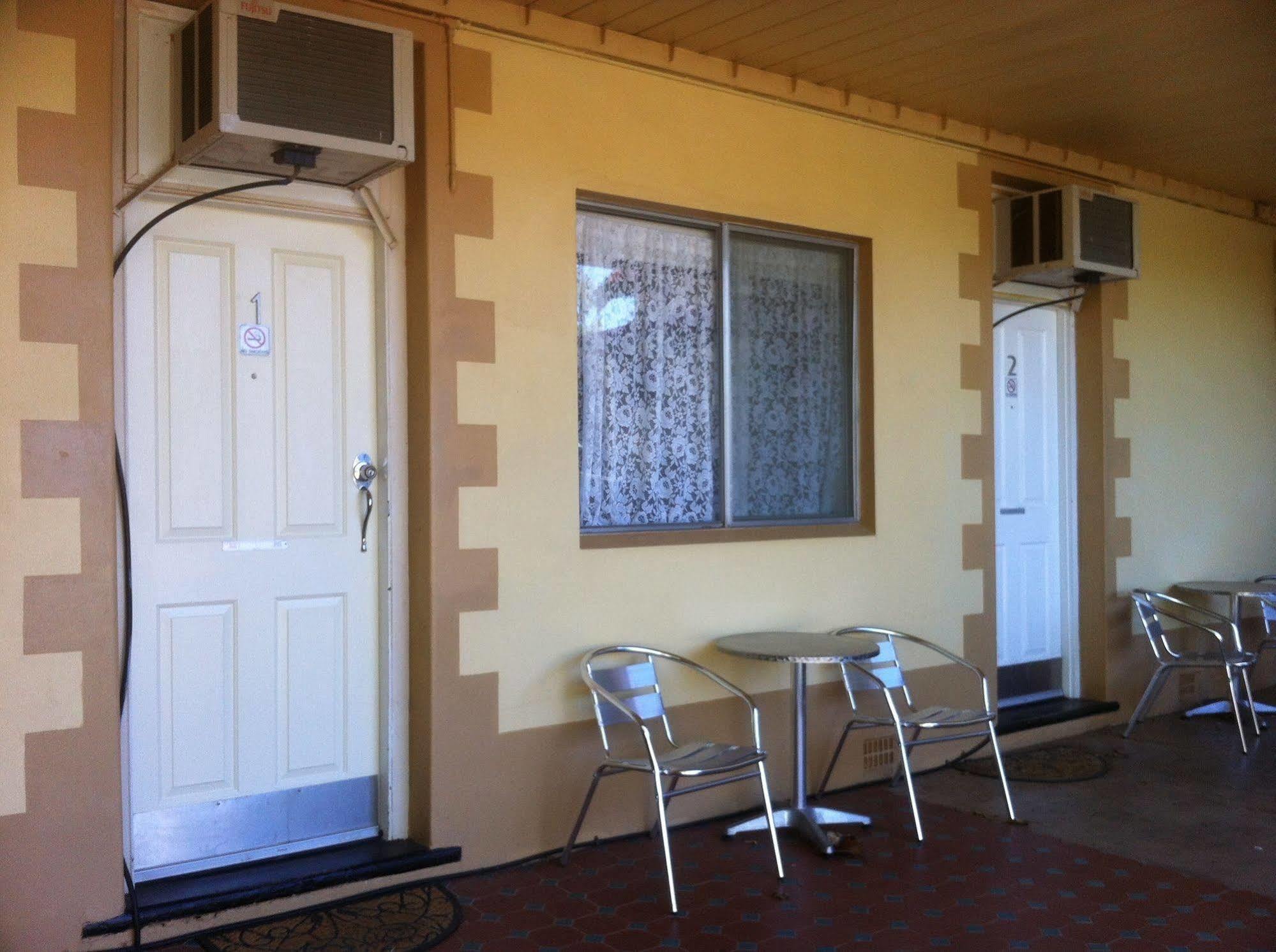 The Lodge Outback Motel โบรเคนฮิลล์ ภายนอก รูปภาพ