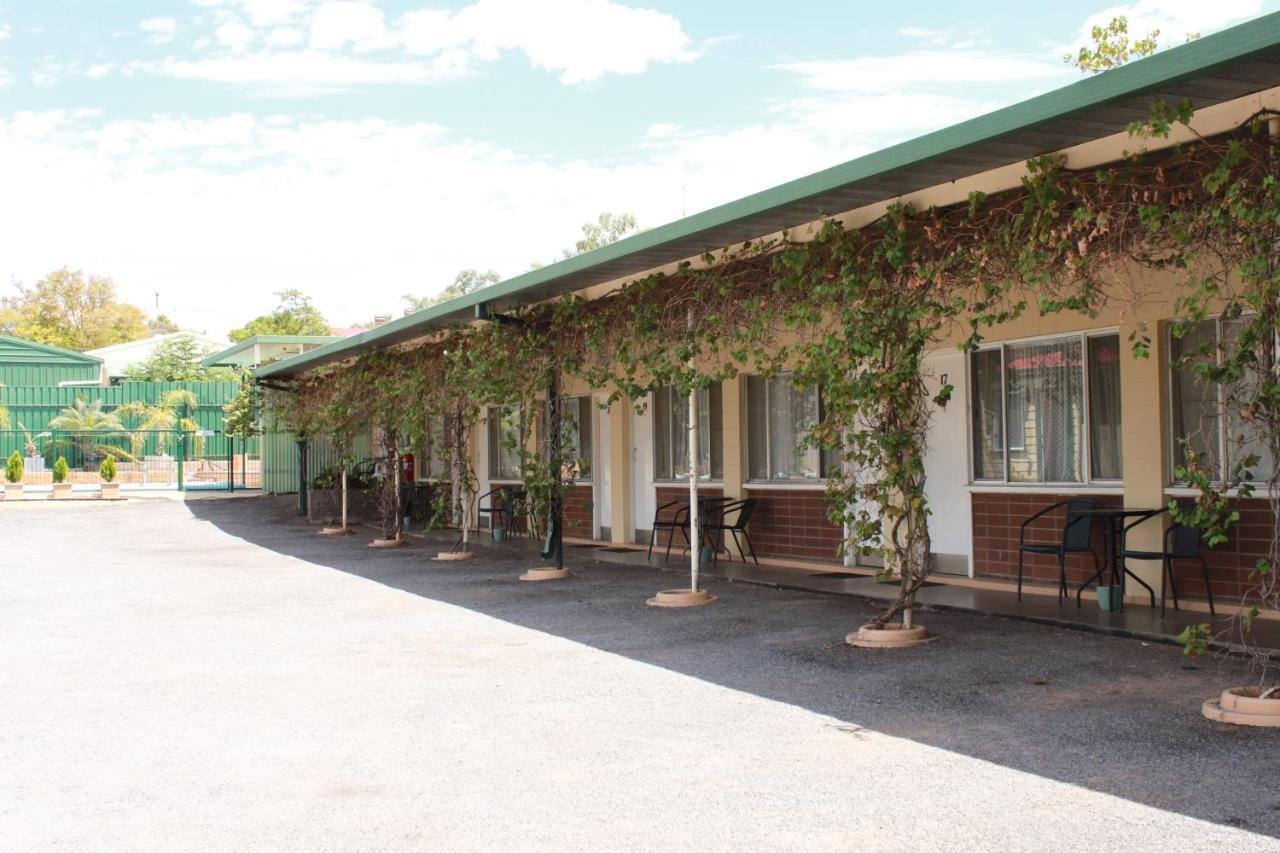 The Lodge Outback Motel โบรเคนฮิลล์ ภายนอก รูปภาพ